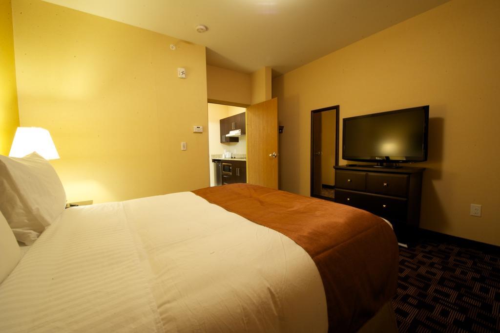 Days Inn & Suites By Wyndham Winnipeg Airport Manitoba Exterior foto